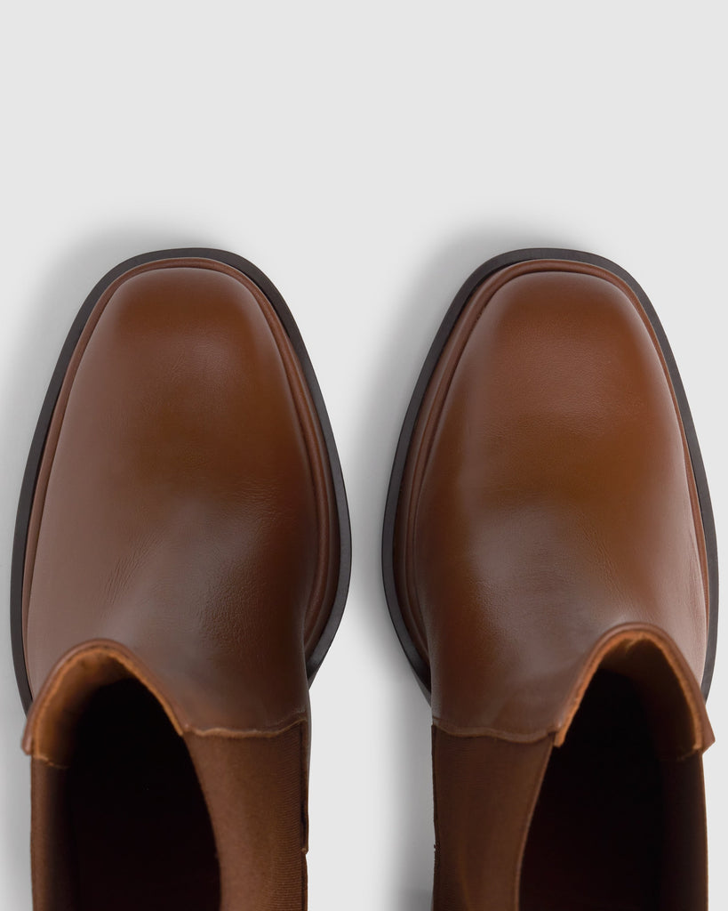 Botín de tacón Bimba en napa con cierre elástico