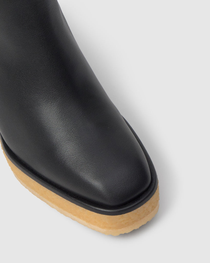 Botín de cuña Bambola en napa con cierre elástico