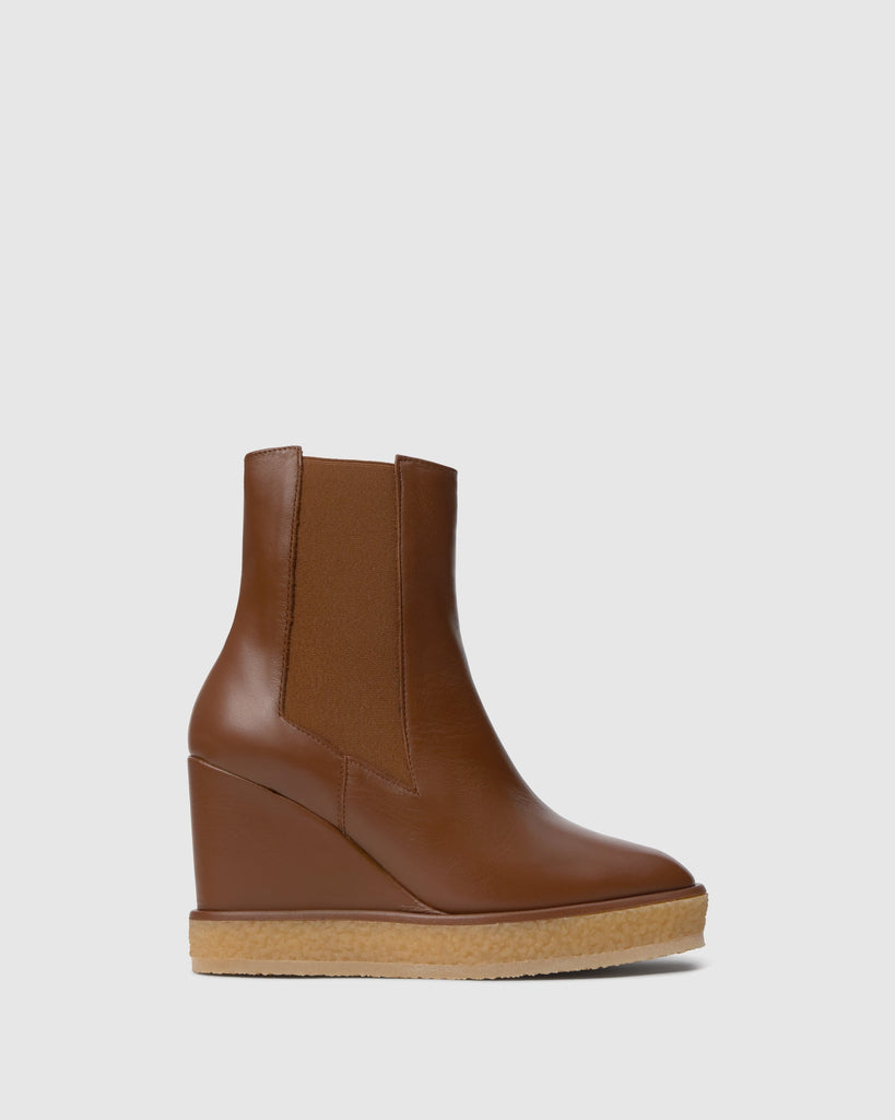 Botín de cuña Bambola en napa con cierre elástico