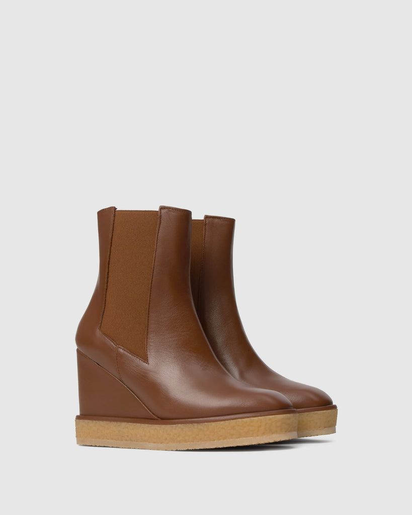 Botín de cuña Bambola en napa con cierre elástico