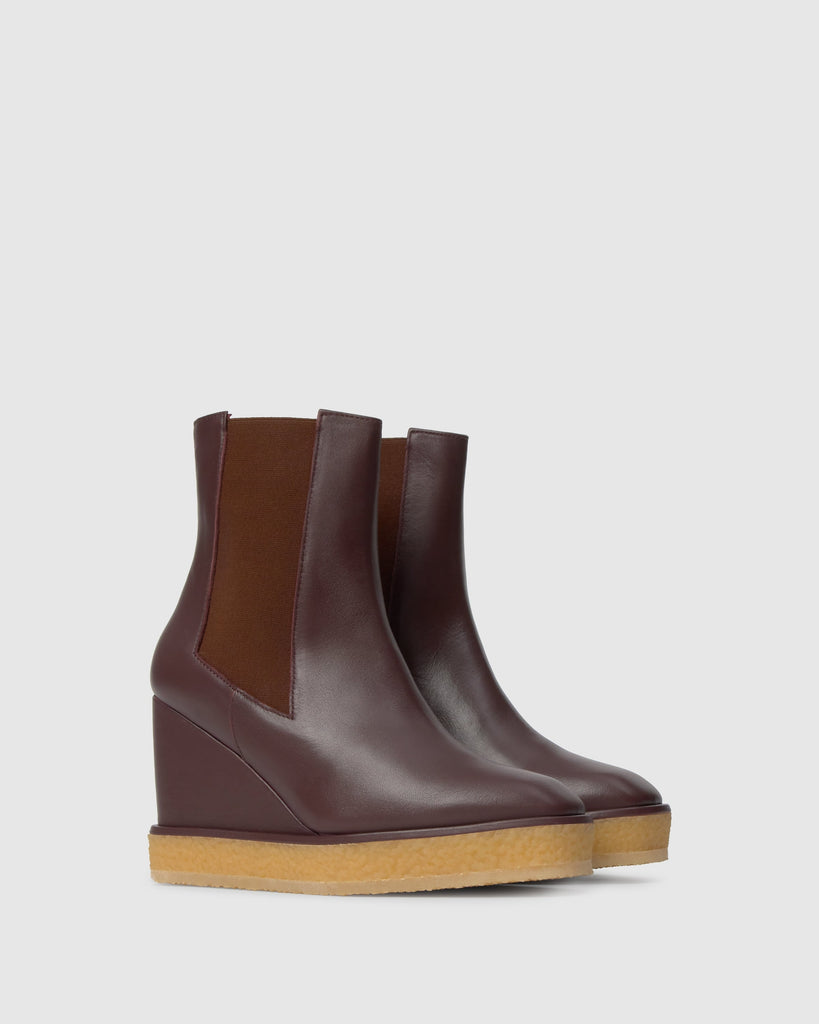 Botín de cuña Bambola en napa con cierre elástico