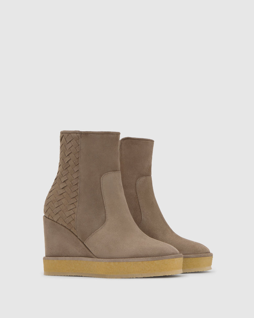 Botín de cuña Brelia en serraje con intrcciato y cierre de cremallera