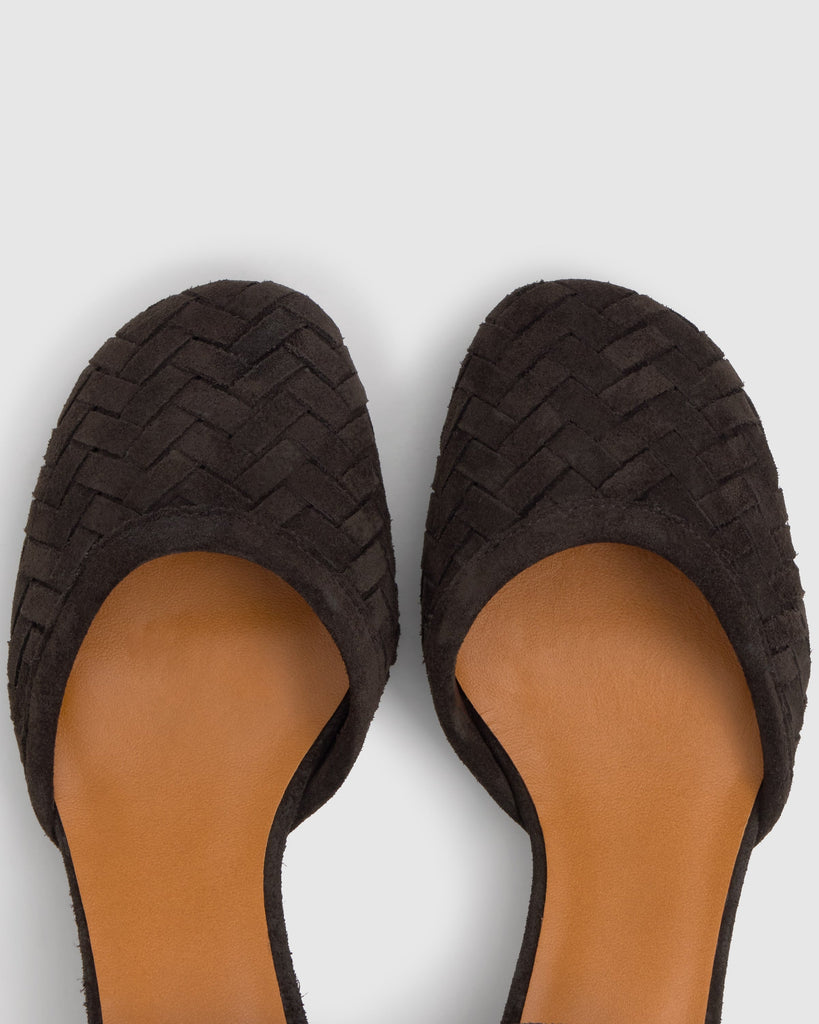 Zapato tacón Artemisa en serraje intrecciato y cierre de hebilla