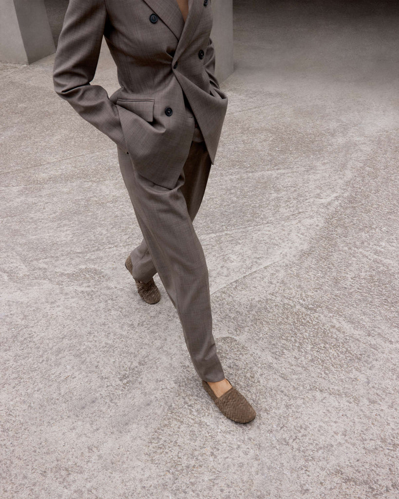 Slipper plano Maia en serraje intrecciato