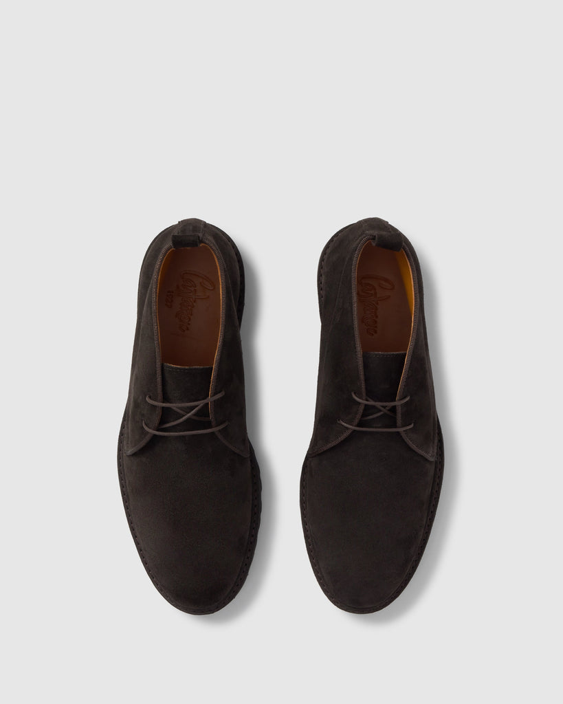 Desert boot Leo en serraje con cierre de cordones