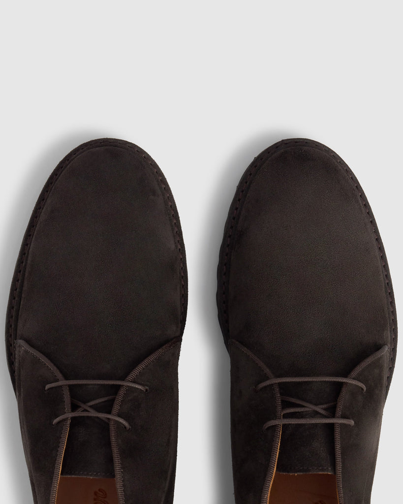 Desert boot Leo en serraje con cierre de cordones