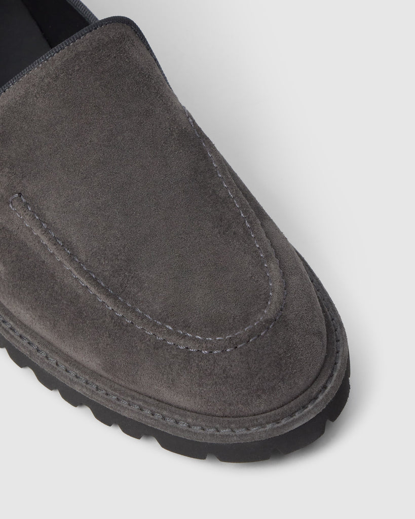 Slipper Lucas en serraje con suela de crepex