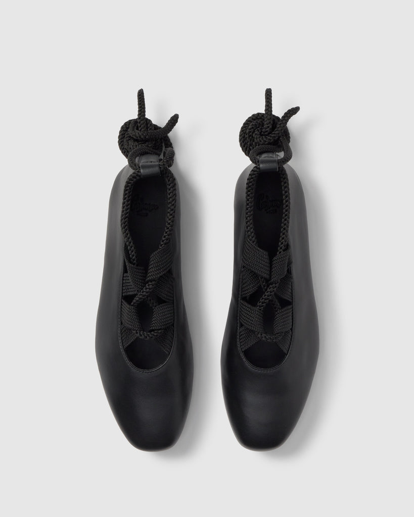 Bailarina plana Havana en napa con cierre de cordones