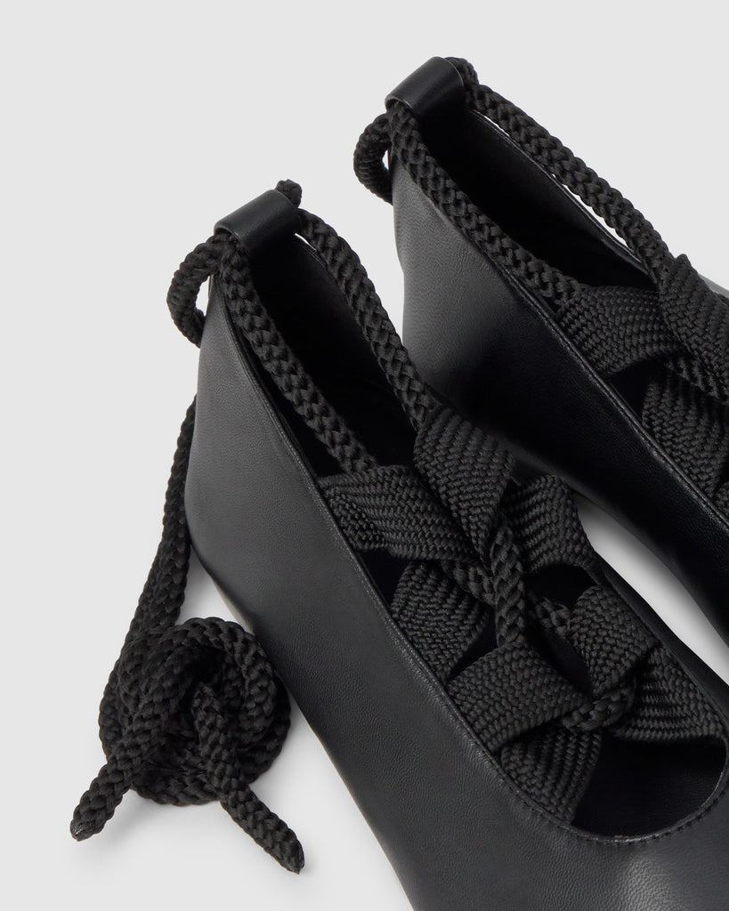 Bailarina plana Havana en napa con cierre de cordones