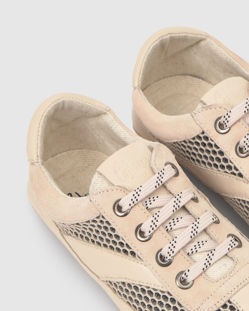 Sneaker Luisa en napa y ante con cierre de cordones